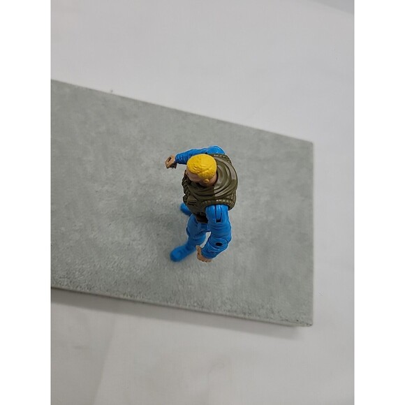 G.I JOE 4” ACTION FIGURE TOY  BLOND HAIR BLUE CLOTHES AND BROWN VEST - Picture 6 of 16